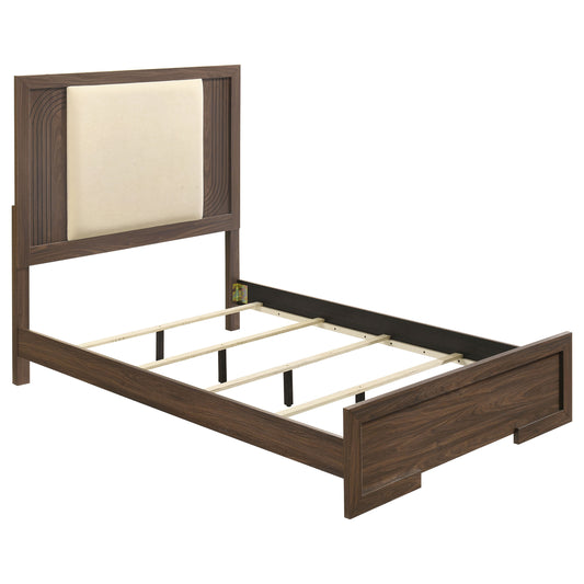 Etienne 4-piece Full Bedroom Set Walnut