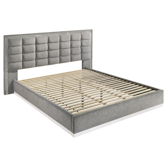 Viana 5-Piece Eastern King Platform Bedroom Set Grey and White High Gloss